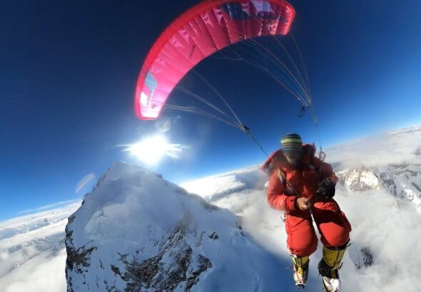 paragliding K2